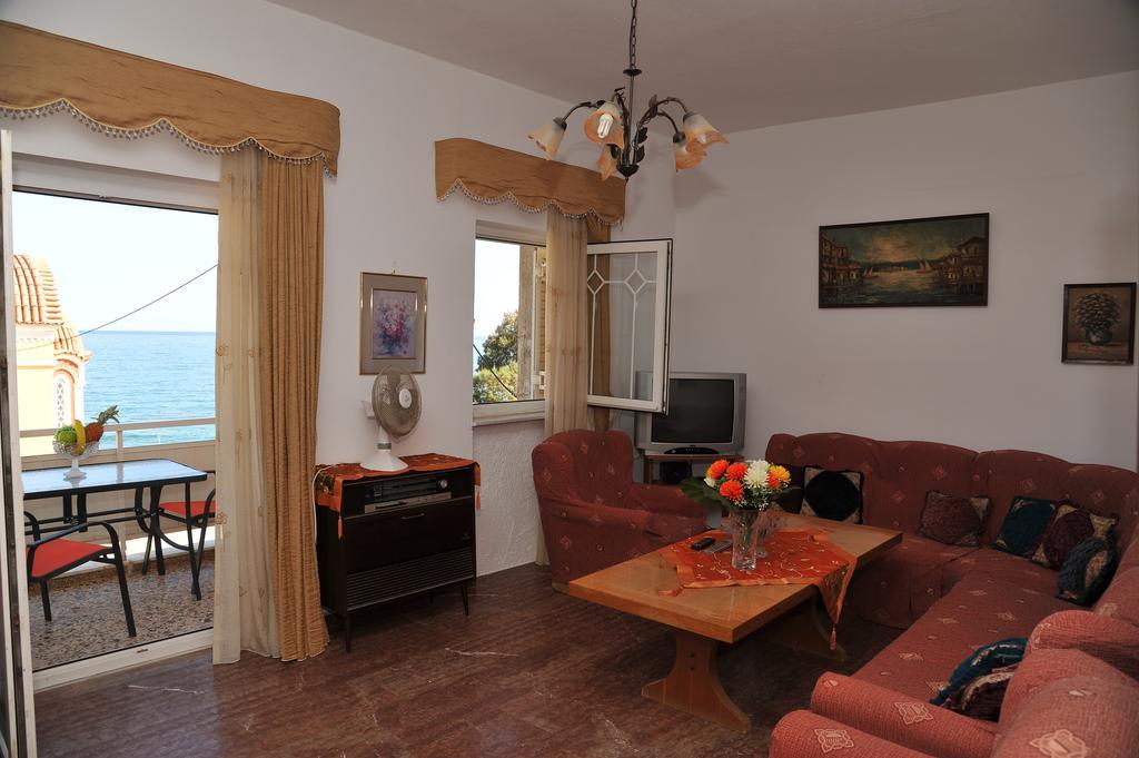 Apartment Froso On The Beach Rethimno Værelse billede